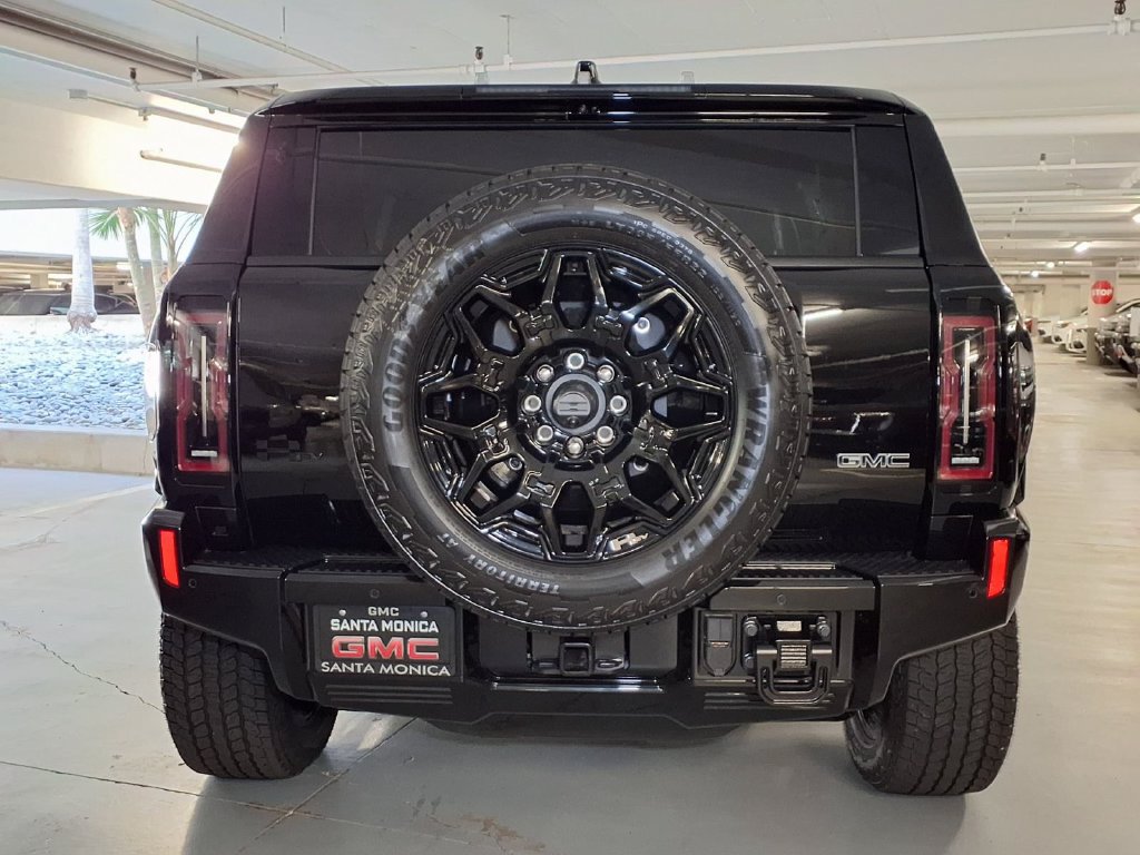 New 2026 GMC Hummer EV SUV w/ LPO, Dark Essentials Package AWD/4WD image 9