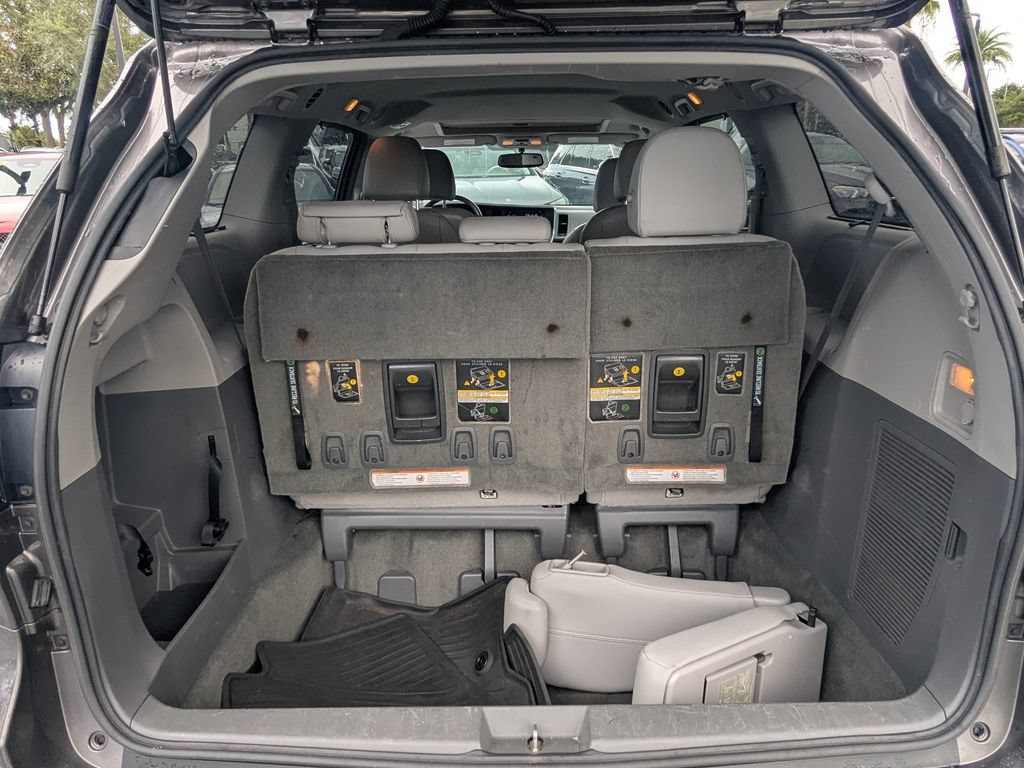 Used 2017 Toyota Sienna XLE w/ XLE Navigation Package FWD image 26