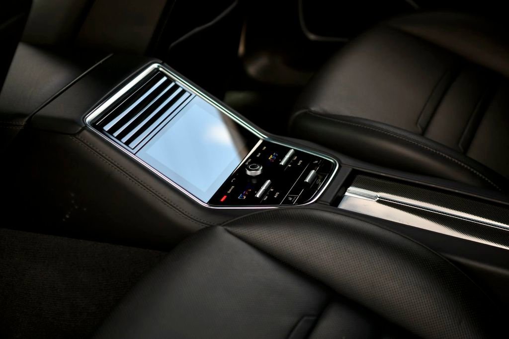 Used 2018 Porsche Panamera Turbo S image 37