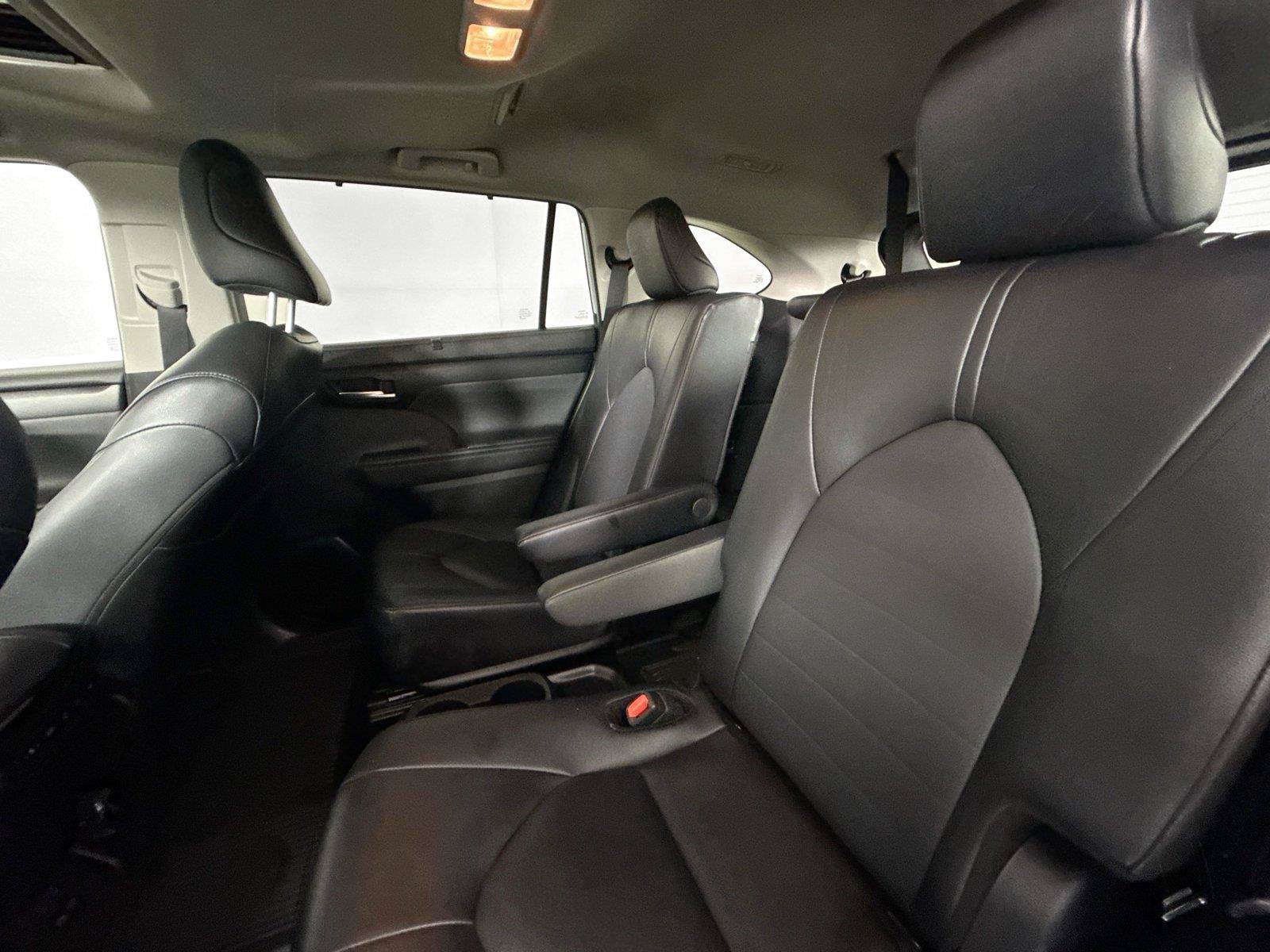 Certified 2025 Toyota Highlander XLE AWD/4WD image 31