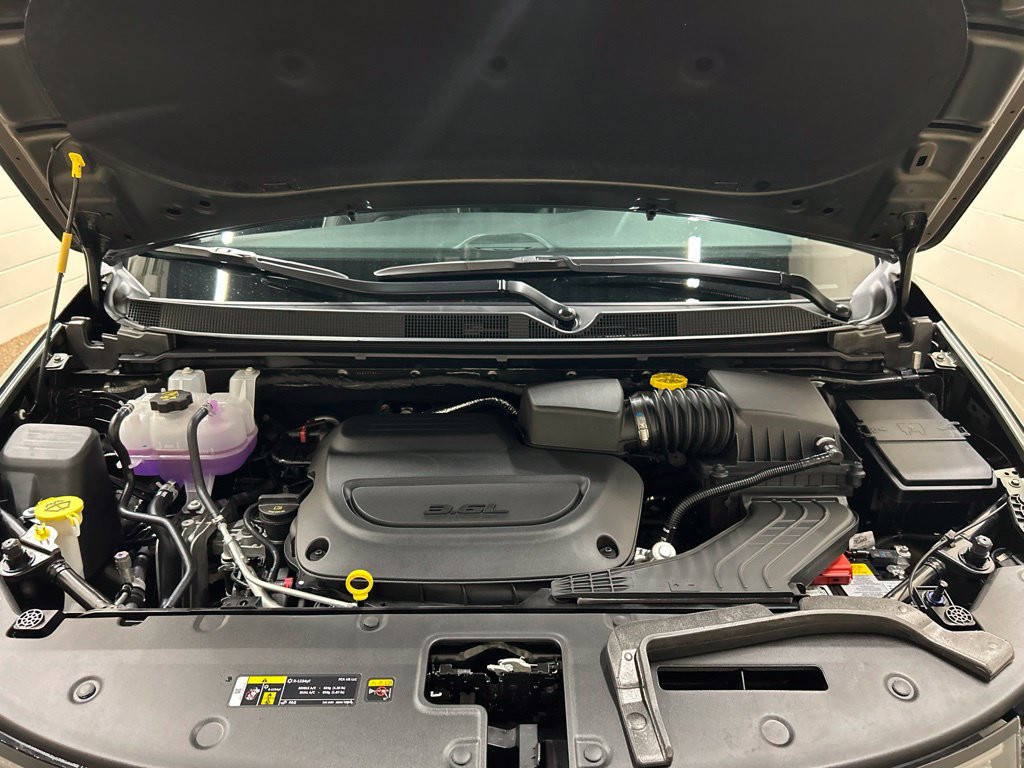 New 2027 Chrysler Pacifica Limited FWD image 18