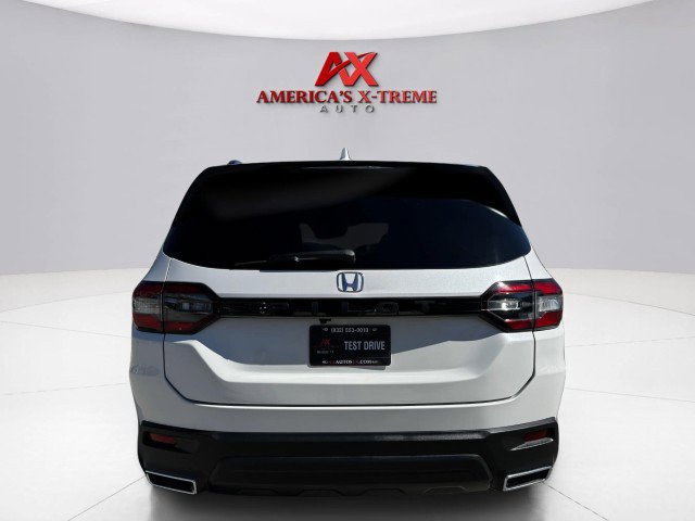 Used 2023 Honda Pilot Sport image 4