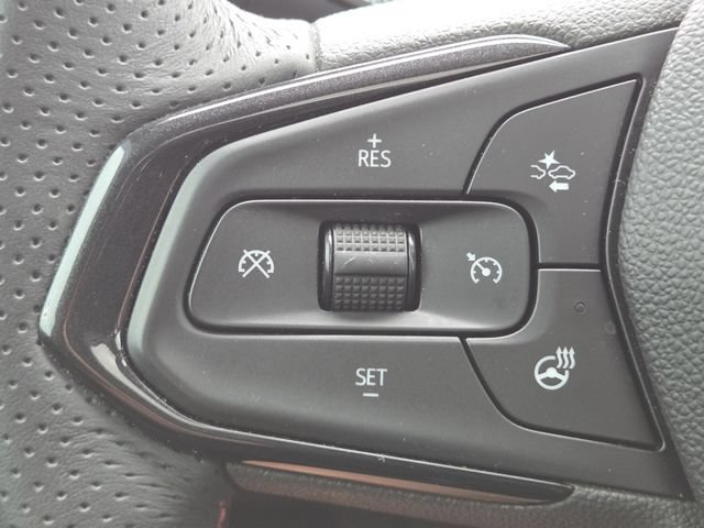 Used 2022 Chevrolet TrailBlazer RS w/ Sun and Liftgate Package AWD/4WD image 36