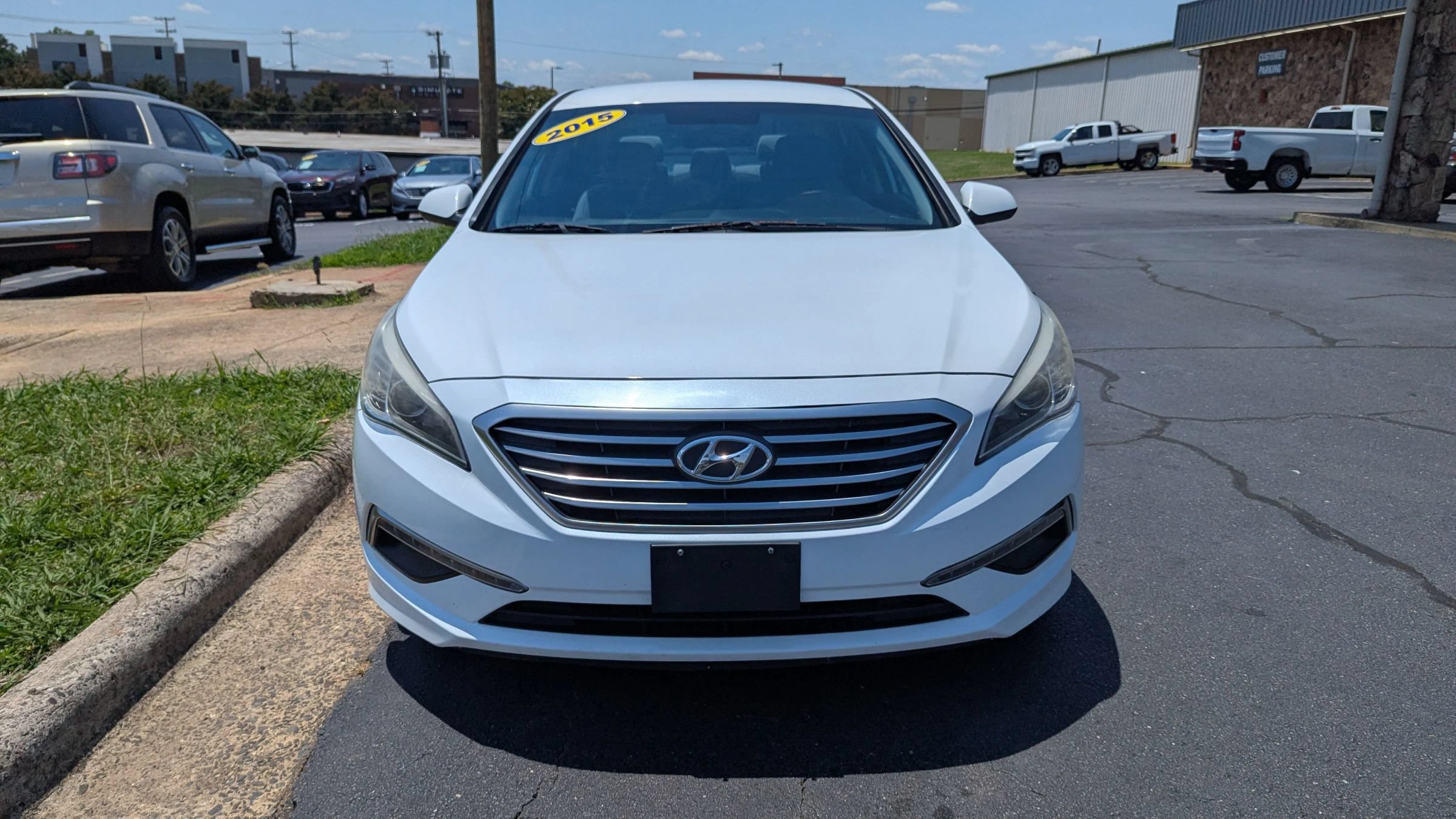 Used 2015 Hyundai Sonata SE FWD image 2
