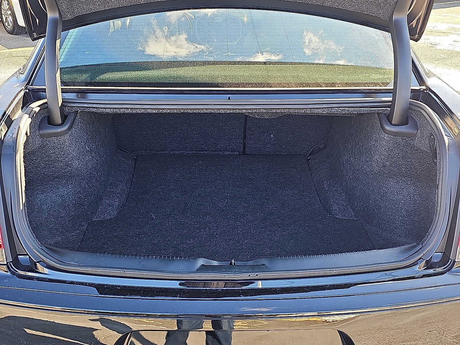 Used 2023 Chrysler 300 Touring L w/ Comfort Group image 29