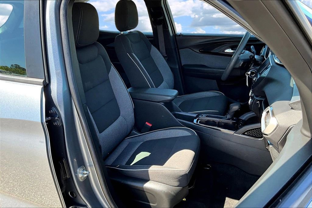 Used 2022 Chevrolet TrailBlazer LS image 31