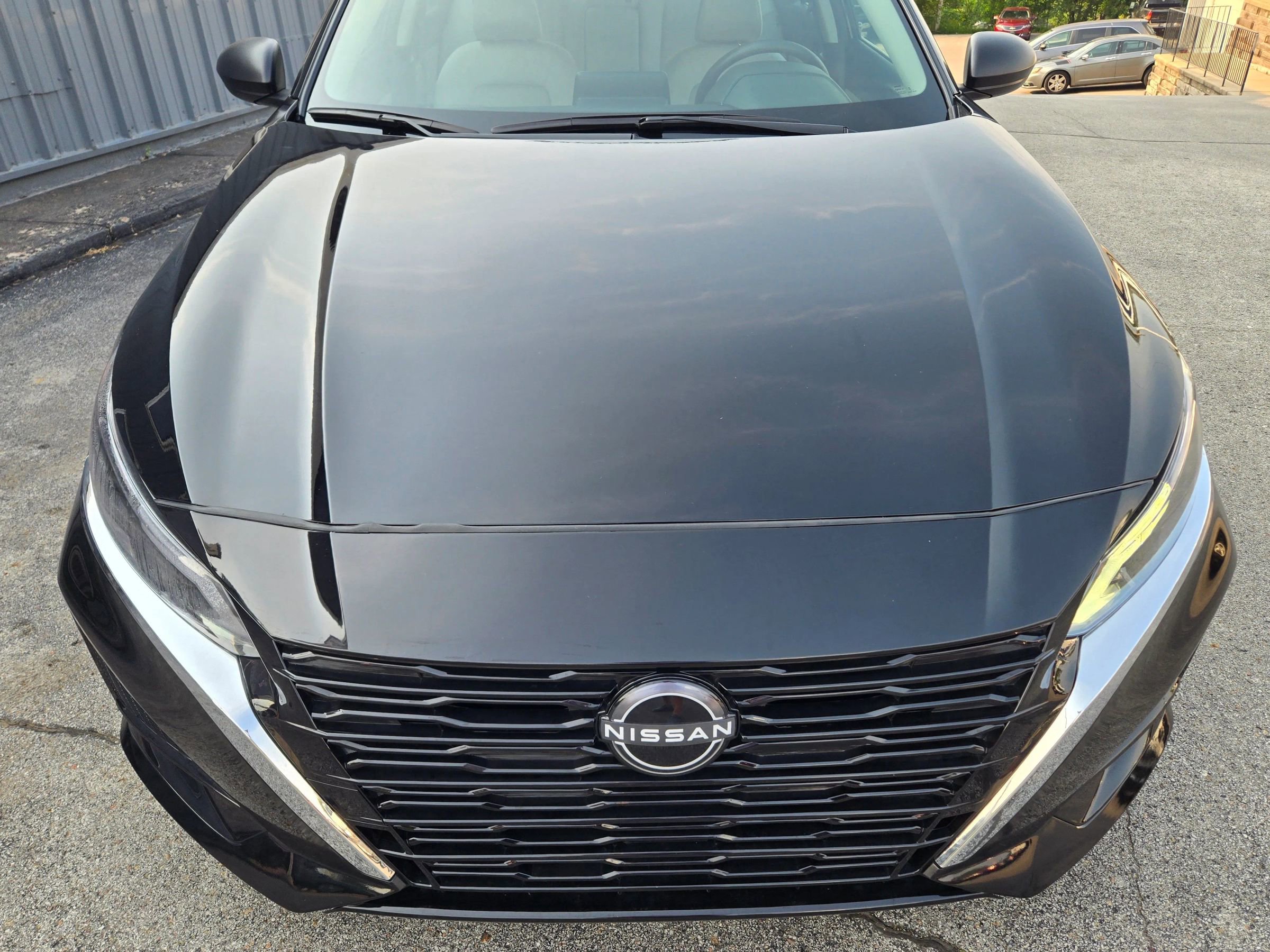 Used 2025 Nissan Altima 2.5 SV image 14