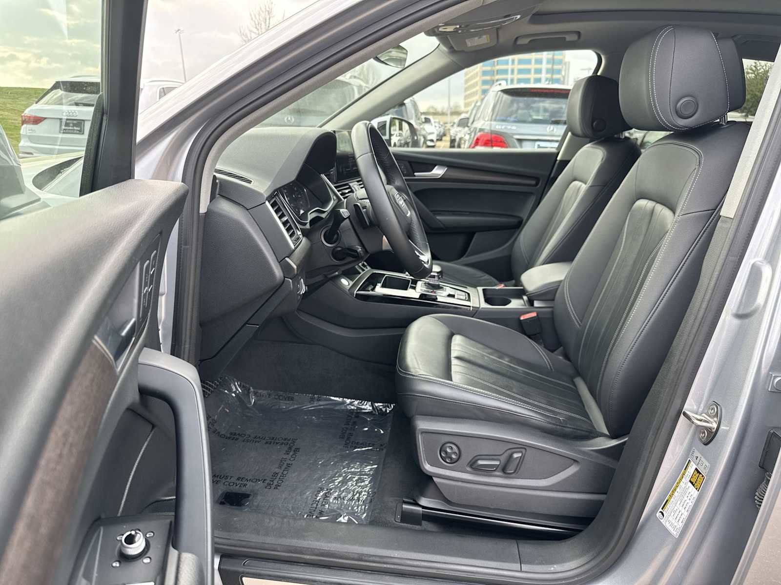 Used 2023 Audi Q5 2.0T Premium image 2