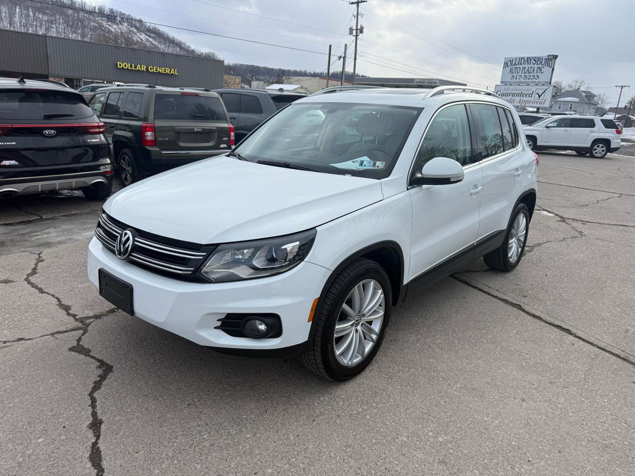 Used 2016 Volkswagen Tiguan SE image 3