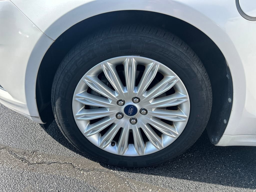 Used 2014 Ford Fusion Energi SE FWD image 30