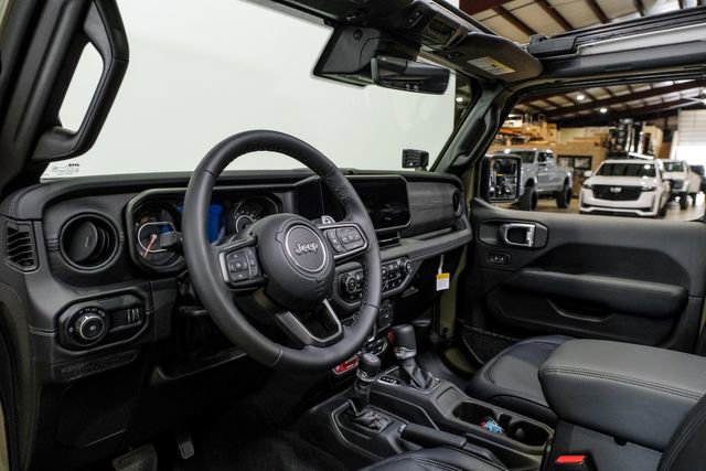 Used 2025 Jeep Wrangler Unlimited Rubicon 392 image 16