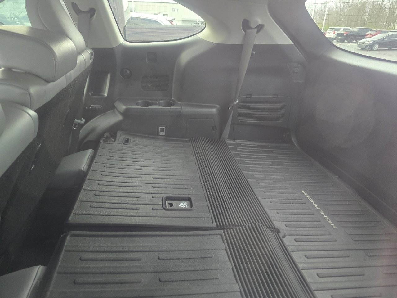 Used 2021 Toyota Highlander XLE image 16