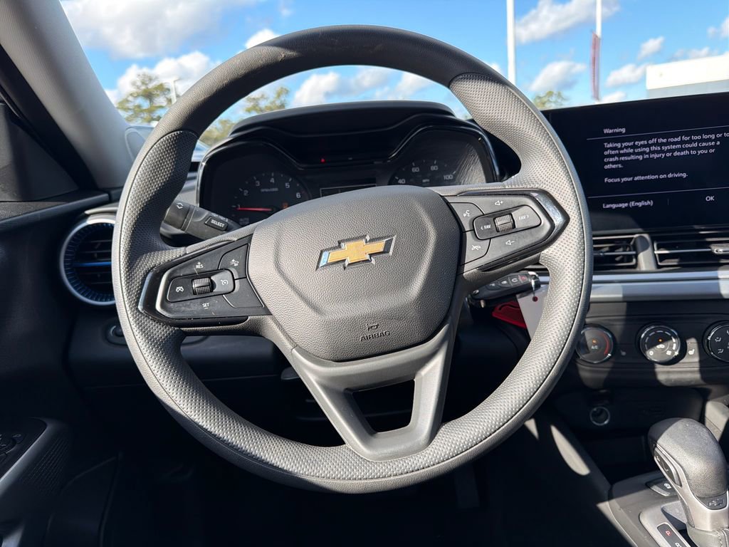 Used 2024 Chevrolet Trax LS w/ LS Convenience Package image 14