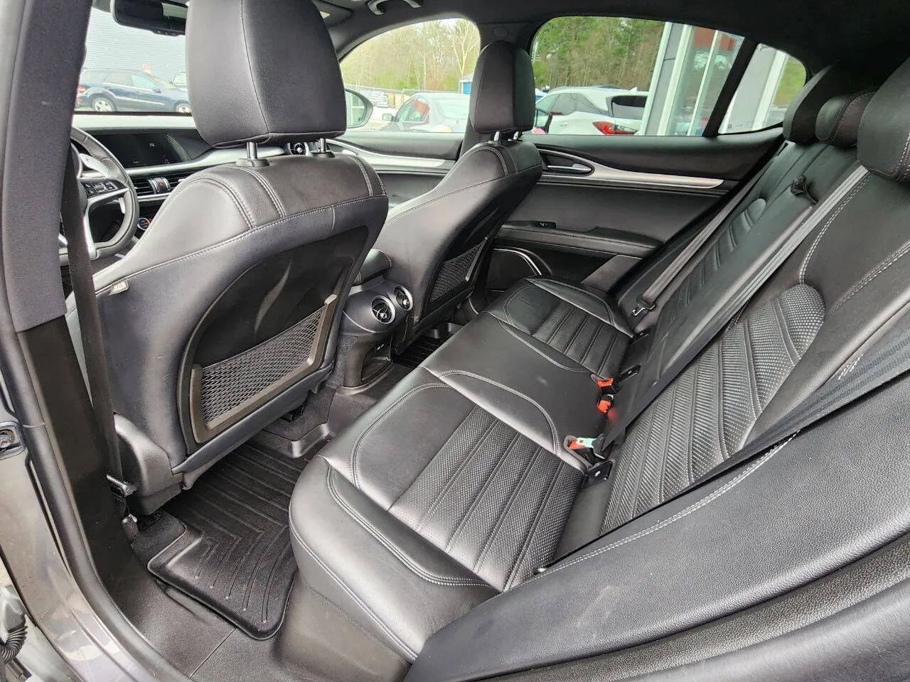 Used 2018 Alfa Romeo Stelvio Ti Sport image 11