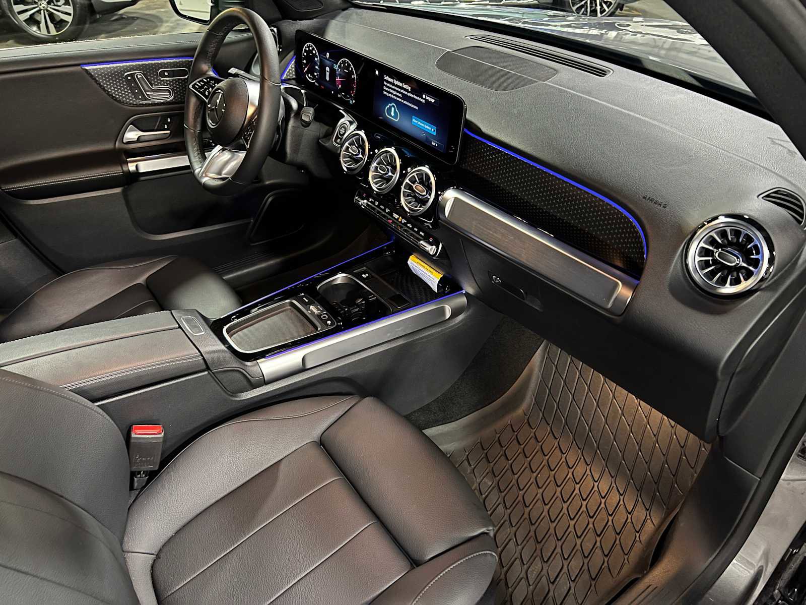 Certified 2025 Mercedes-Benz GLB 250 4MATIC image 11