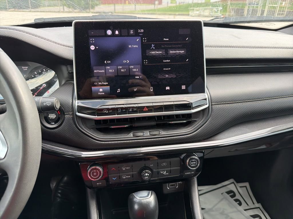 Used 2023 Jeep Compass Altitude image 13