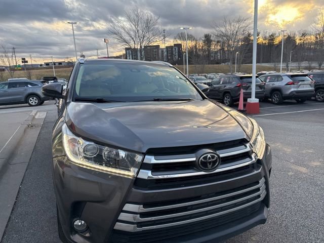 Used 2017 Toyota Highlander Limited image 17