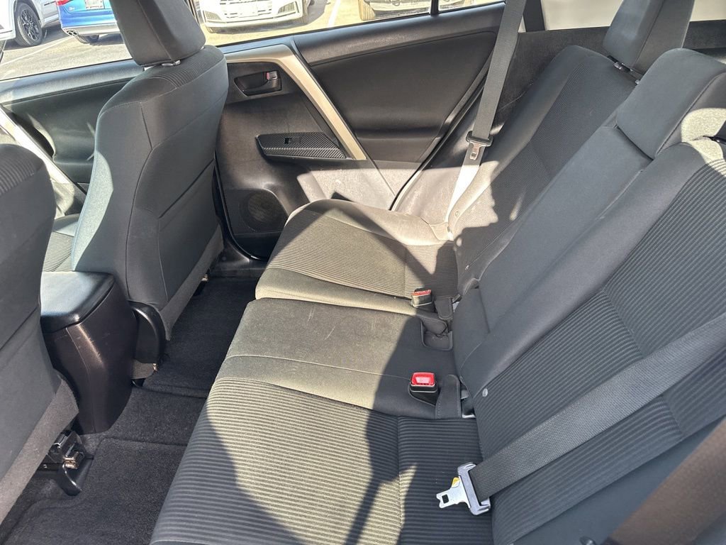 Used 2015 Toyota RAV4 LE image 18