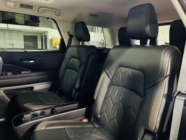 New 2026 Nissan Pathfinder Platinum image 28
