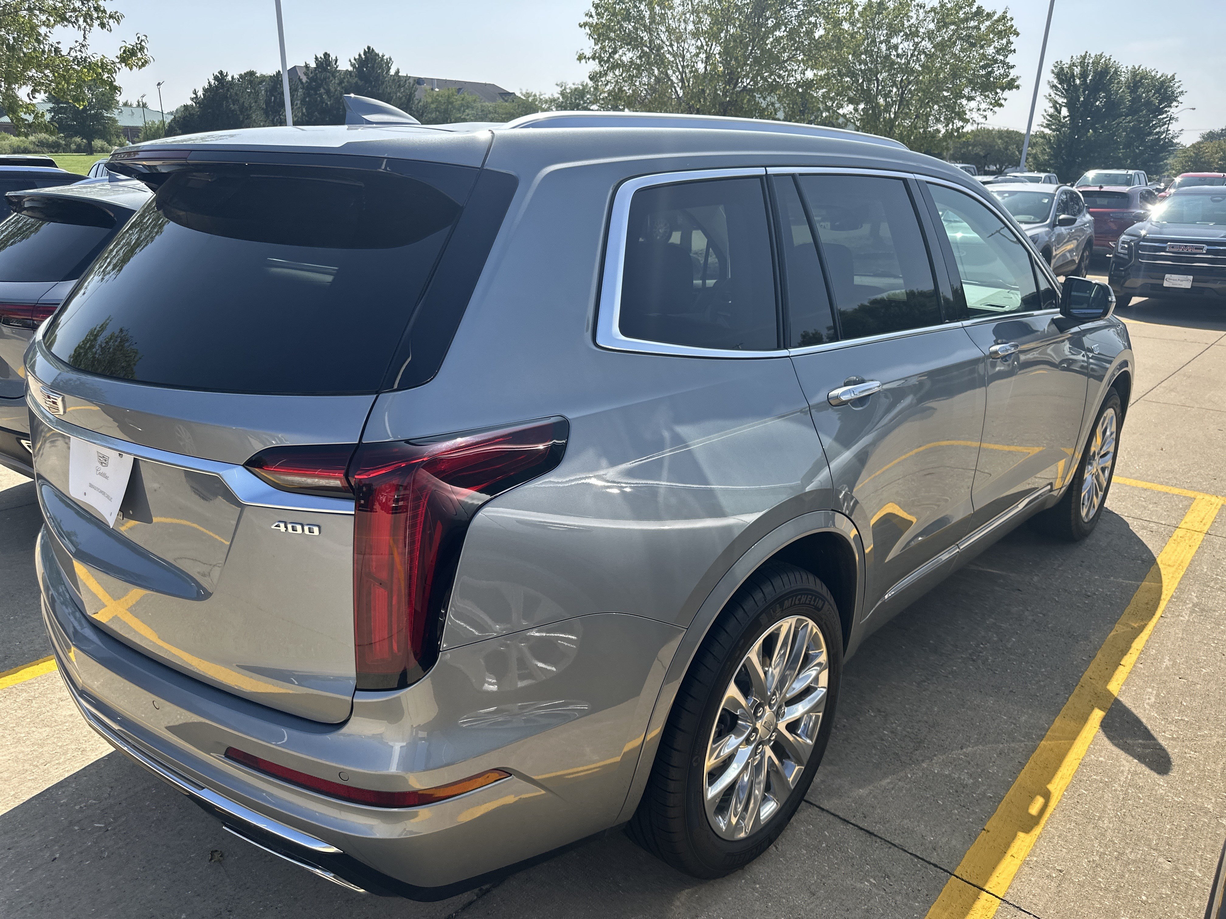 Used 2024 Cadillac XT6 Premium Luxury w/ LPO, Floor Liner Package AWD/4WD image 9