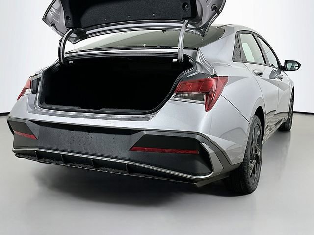 Used 2026 Hyundai Elantra Sport FWD image 16