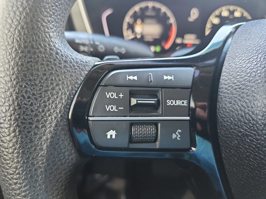 Used 2023 Honda Pilot LX image 28