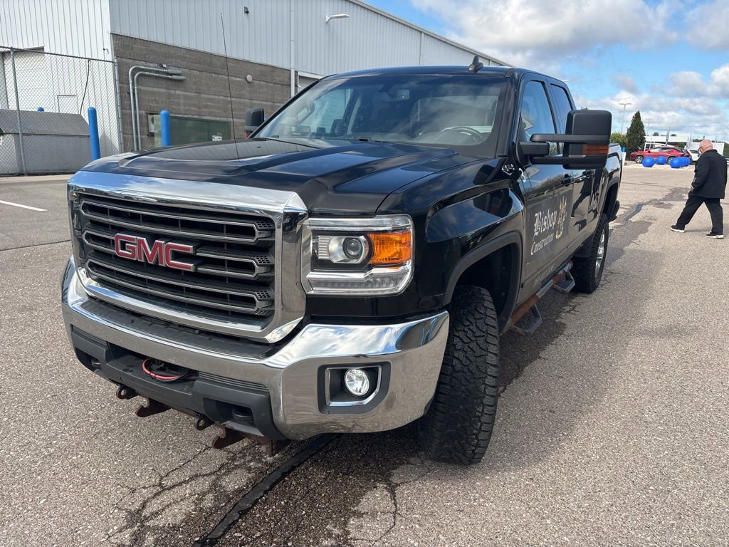 Used 2018 GMC Sierra 2500 SLE w/ HD SLE Preferred Plus Package AWD/4WD image 3