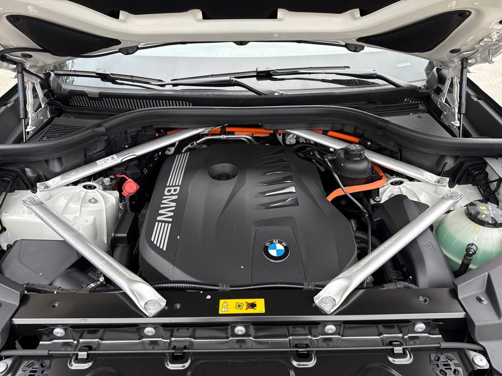 New 2026 BMW X5 xDrive50e image 28