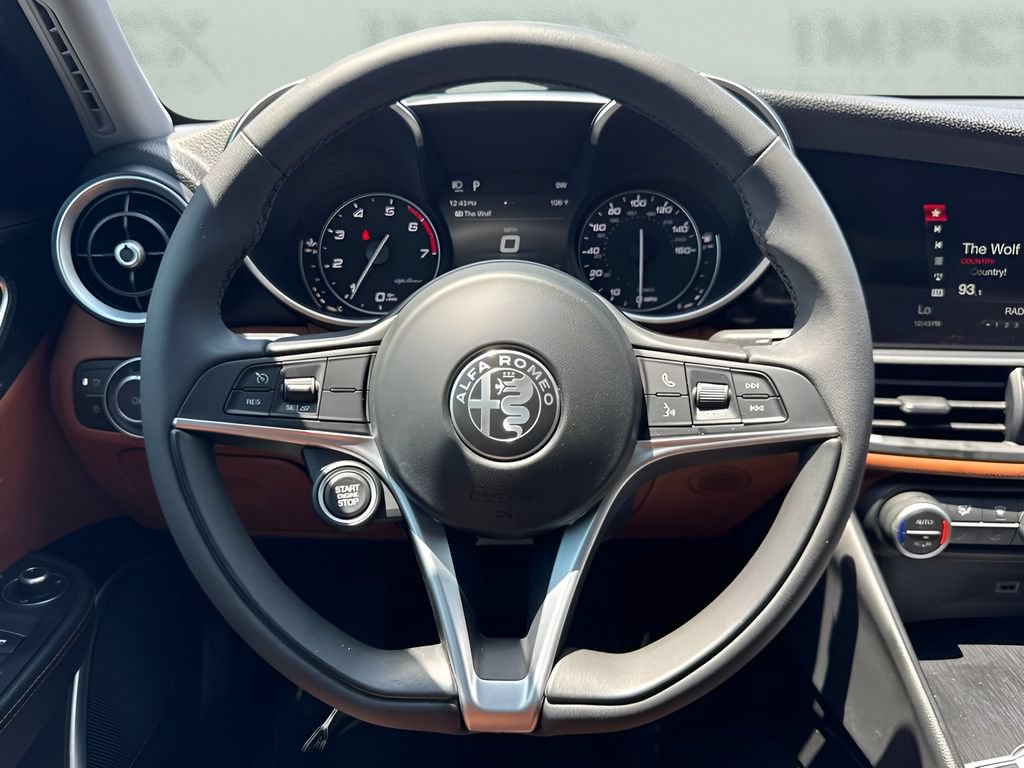 Used 2019 Alfa Romeo Giulia AWD w/ Nero Edizione image 13