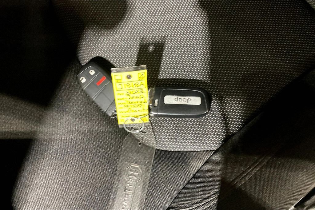 Used 2023 Jeep Renegade Latitude image 9