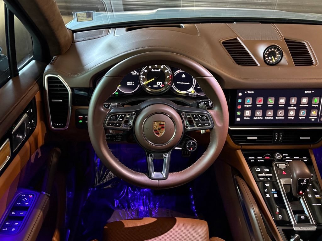 Used 2023 Porsche Cayenne Turbo S AWD/4WD image 17