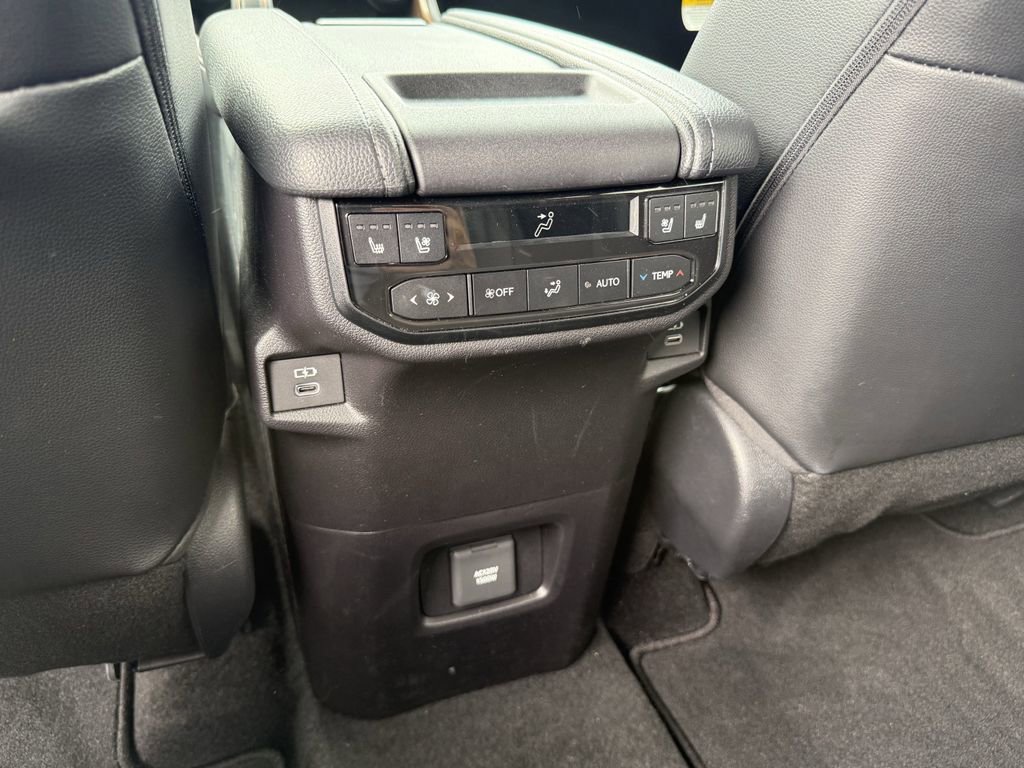Used 2026 Toyota Grand Highlander AWD Hybrid image 25