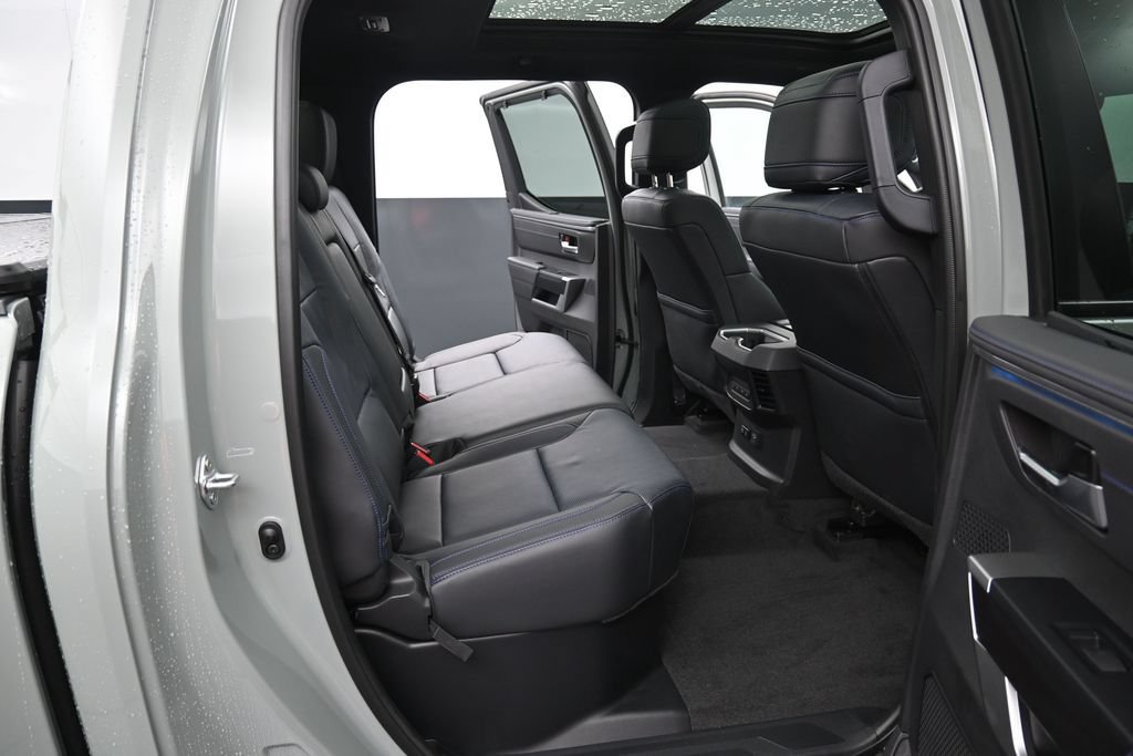 Used 2024 Toyota Tundra Platinum AWD/4WD image 32