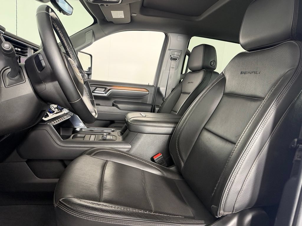 Used 2025 GMC Sierra 3500 Denali w/ Technology Package AWD/4WD image 24