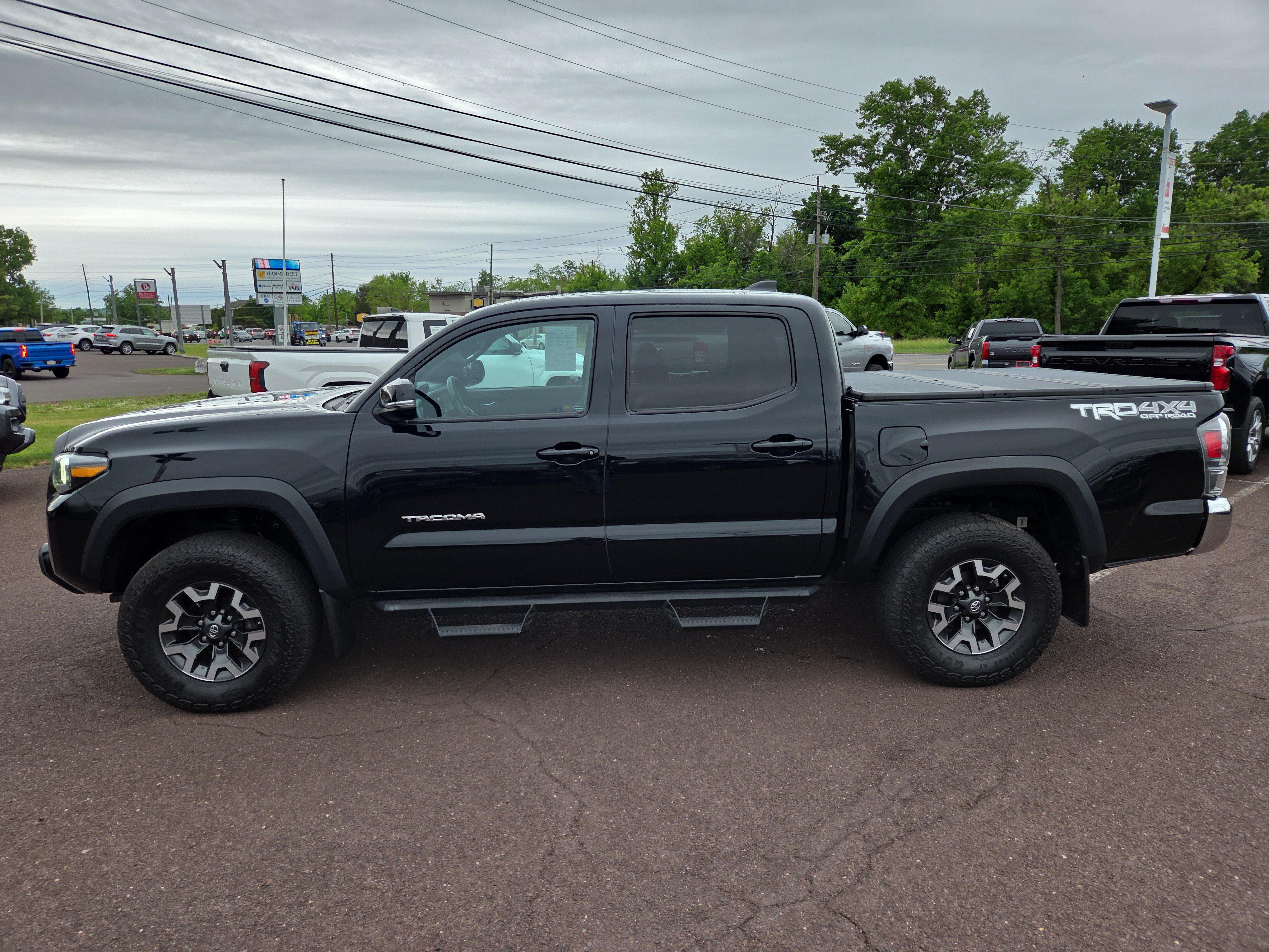 Certified 2020 Toyota Tacoma TRD Off-Road AWD/4WD image 6
