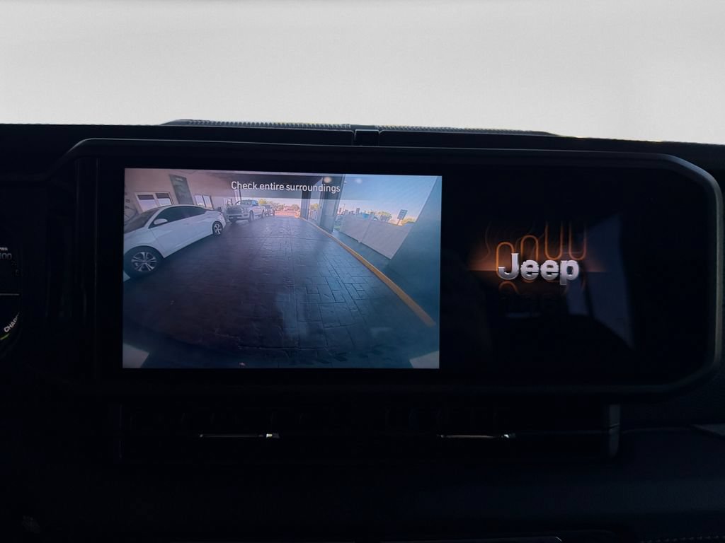Used 2024 Jeep Wrangler Unlimited Rubicon 4xe AWD/4WD image 16