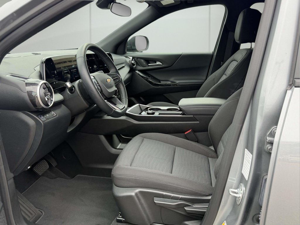 Used 2026 Chevrolet Equinox LT FWD image 15