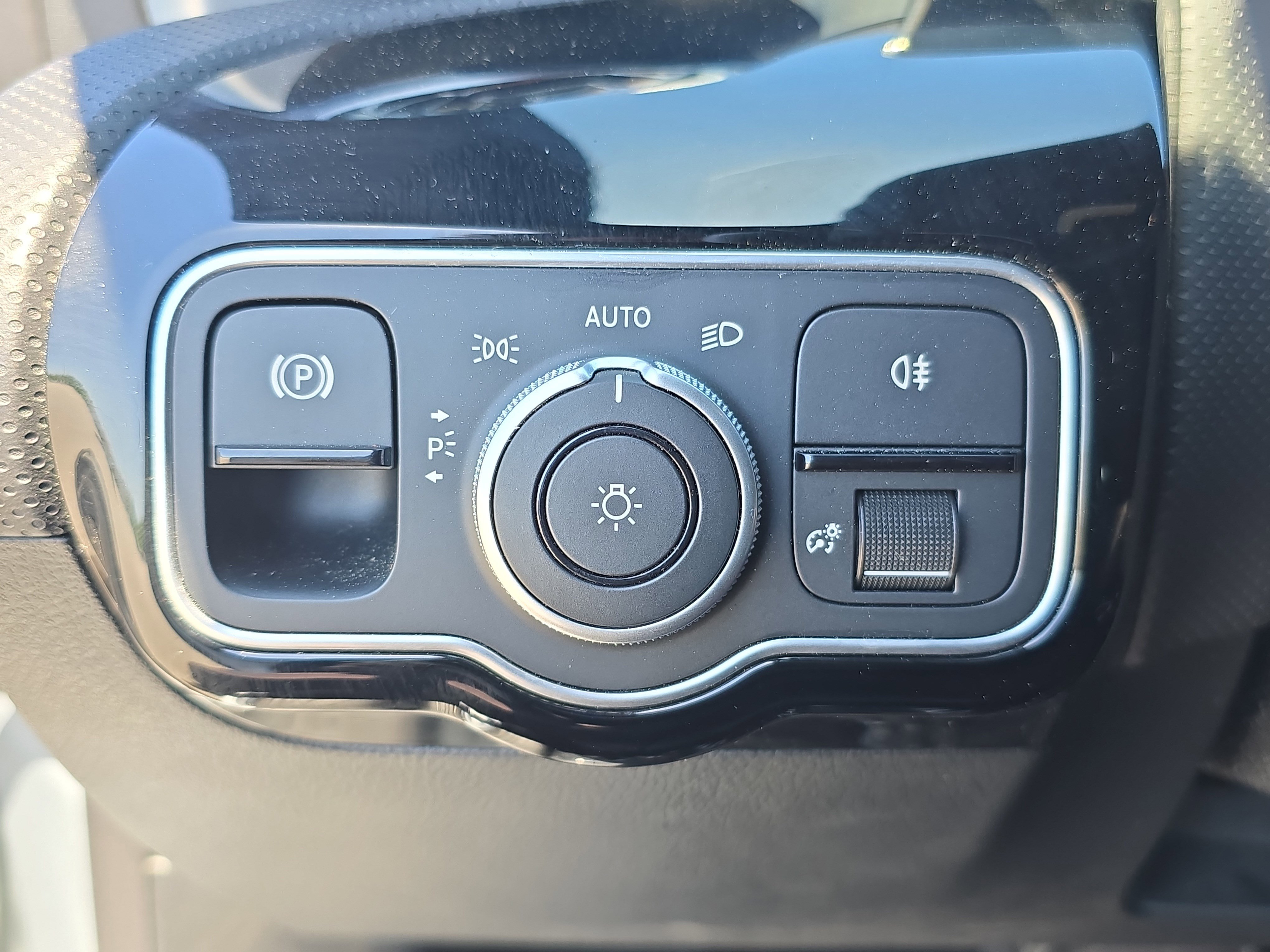 Used 2025 Mercedes-Benz CLA 250 4MATIC image 23