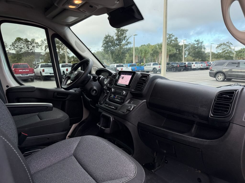 Used 2023 RAM ProMaster 2500 w/ Convenience Group FWD image 12