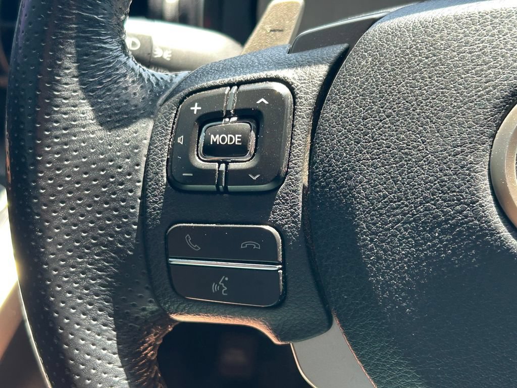 Used 2017 Lexus IS 350 F Sport w/ F Sport Package RWD image 34