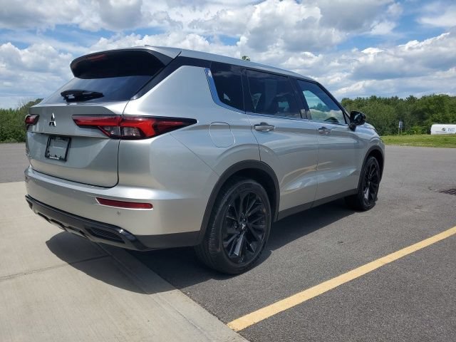 Used 2022 Mitsubishi Outlander SE FWD image 5