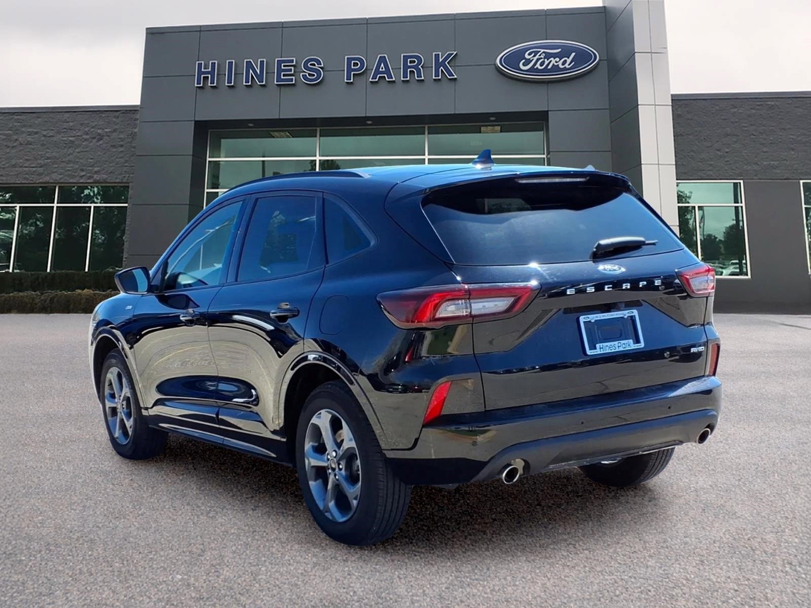 Used 2024 Ford Escape ST-Line w/ Tech Pack #1 AWD/4WD image 5