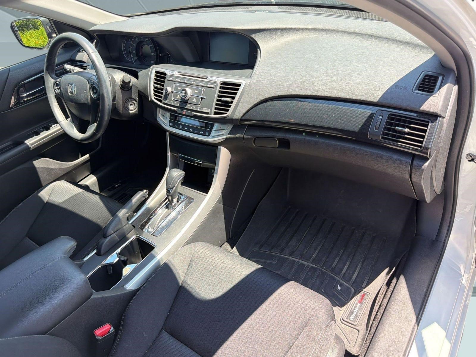 Used 2015 Honda Accord Sport image 31