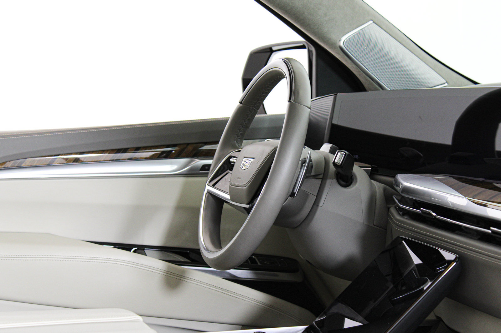 Used 2025 Cadillac Escalade ESV Sport Platinum RWD image 24
