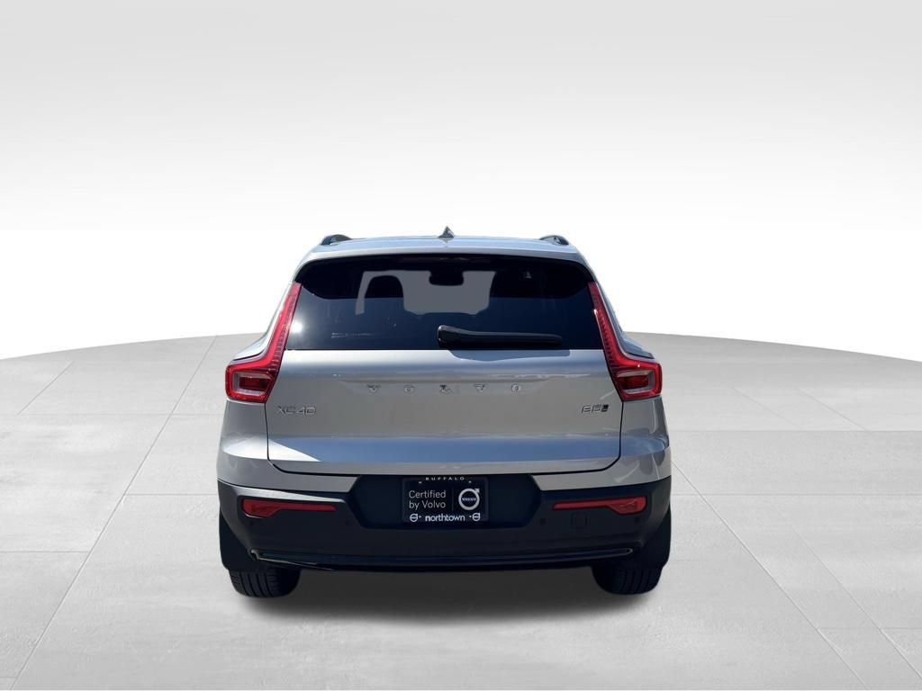 Certified 2023 Volvo XC40 B5 Plus w/ Driver Assist Package AWD/4WD image 38