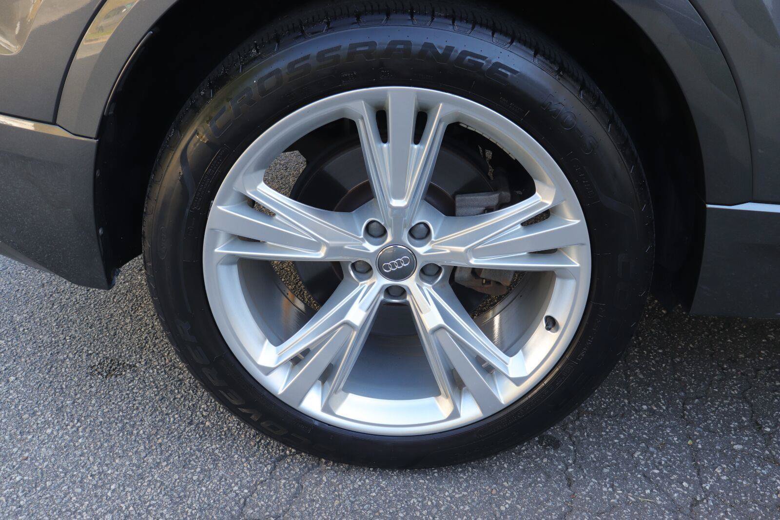 Used 2019 Audi Q8 Premium w/ Convenience Package AWD/4WD image 42