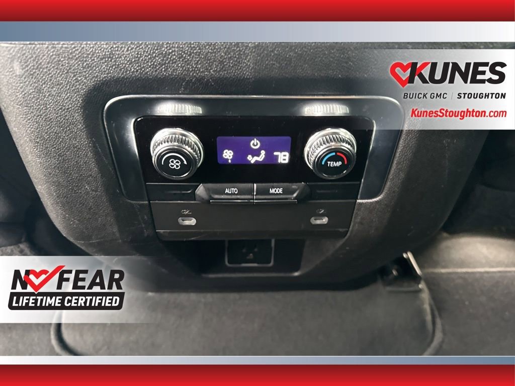 Used 2024 GMC Yukon SLE image 33