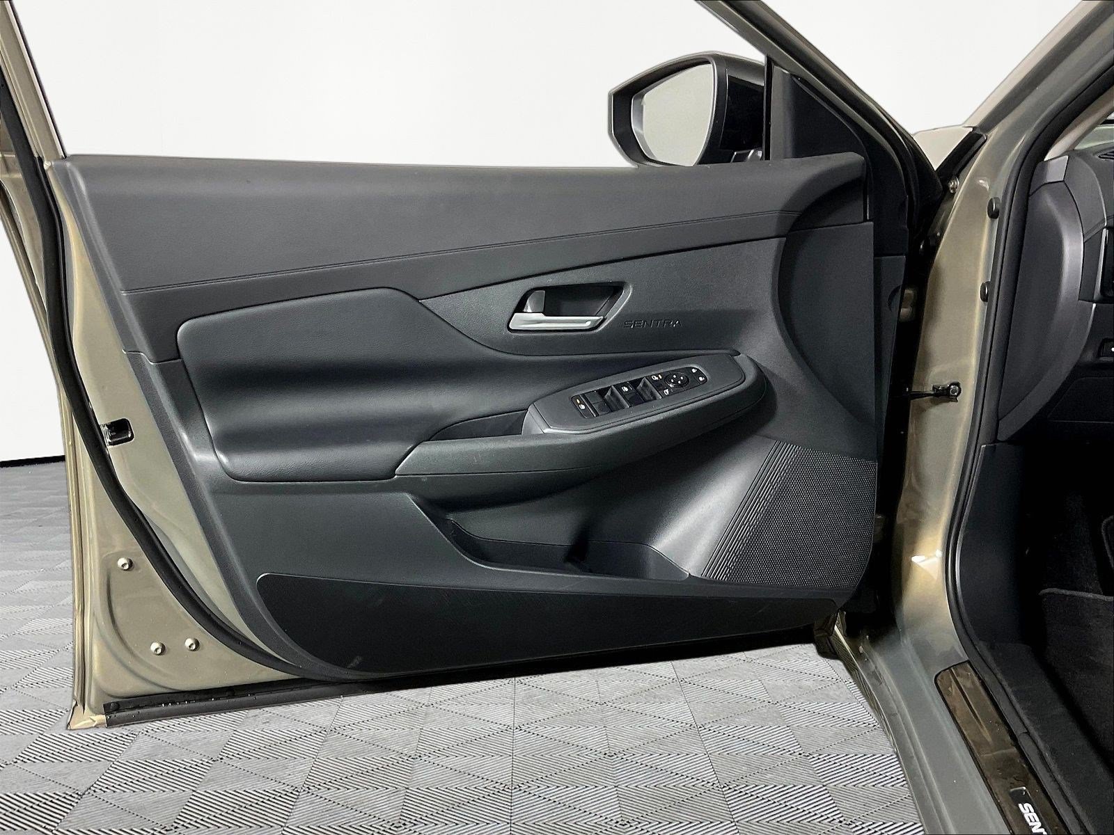 Certified 2026 Nissan Sentra SV w/ SV Convenience Package FWD image 20