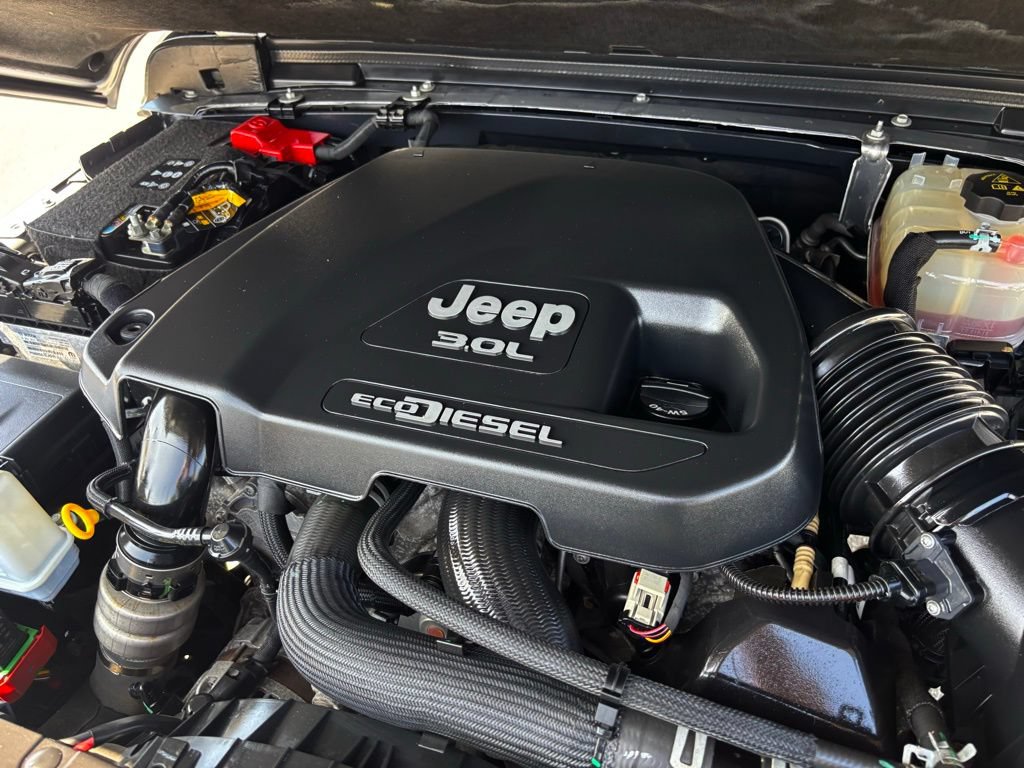 Used 2021 Jeep Wrangler Unlimited Sahara AWD/4WD image 28
