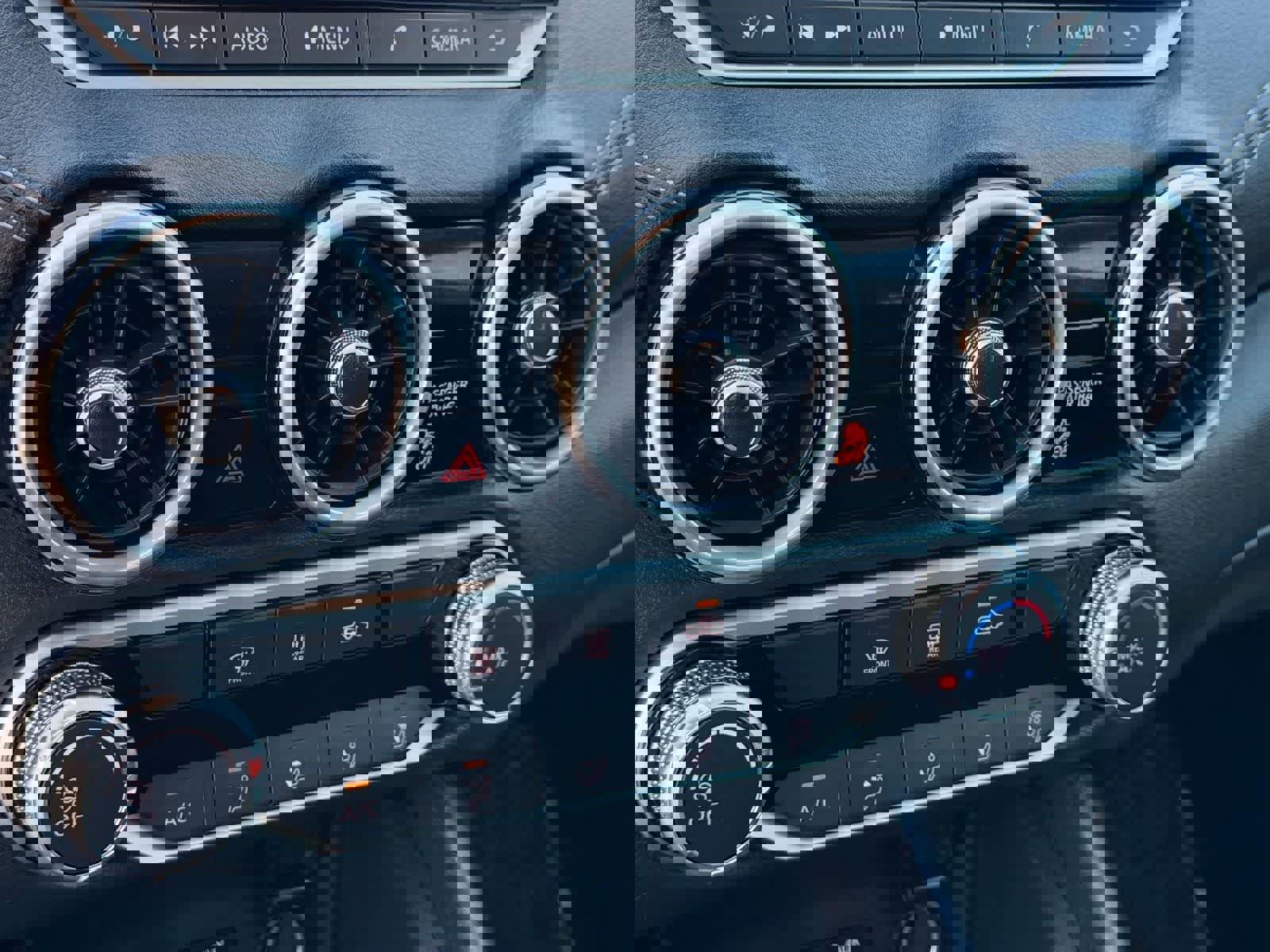 Certified 2025 Nissan Sentra SV image 27